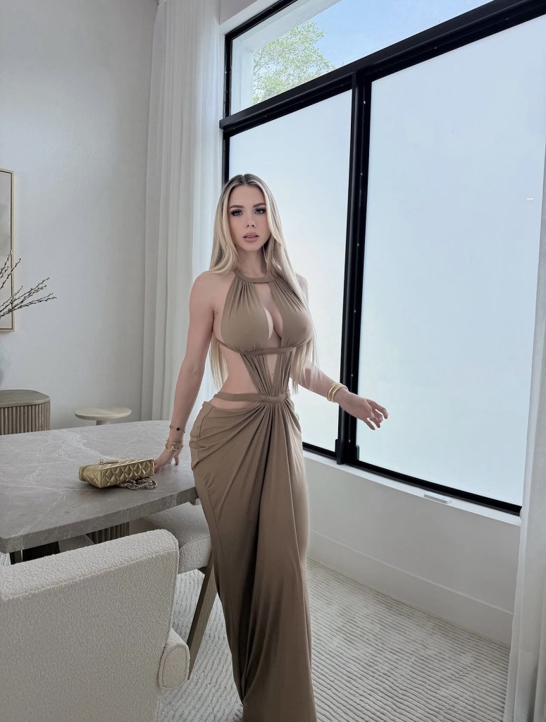 Latina beauty - Downtown Dubai