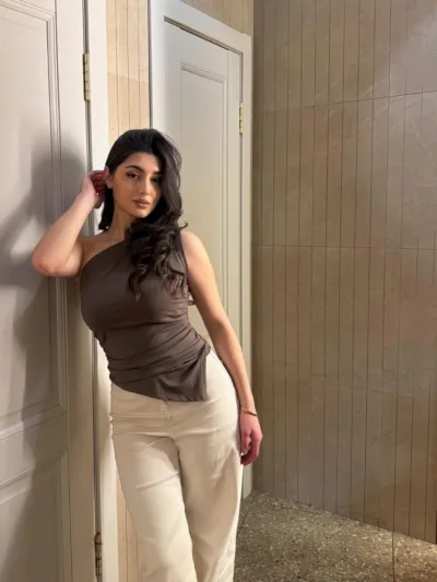 Taniya - Photo 1